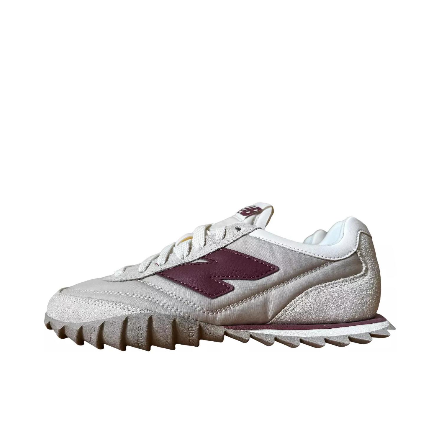 推荐商品：New Balance RC30 复古潮流 防滑耐磨 减震透气 舒适轻便 防水 网布 织物 运动休闲鞋 D宽/米色