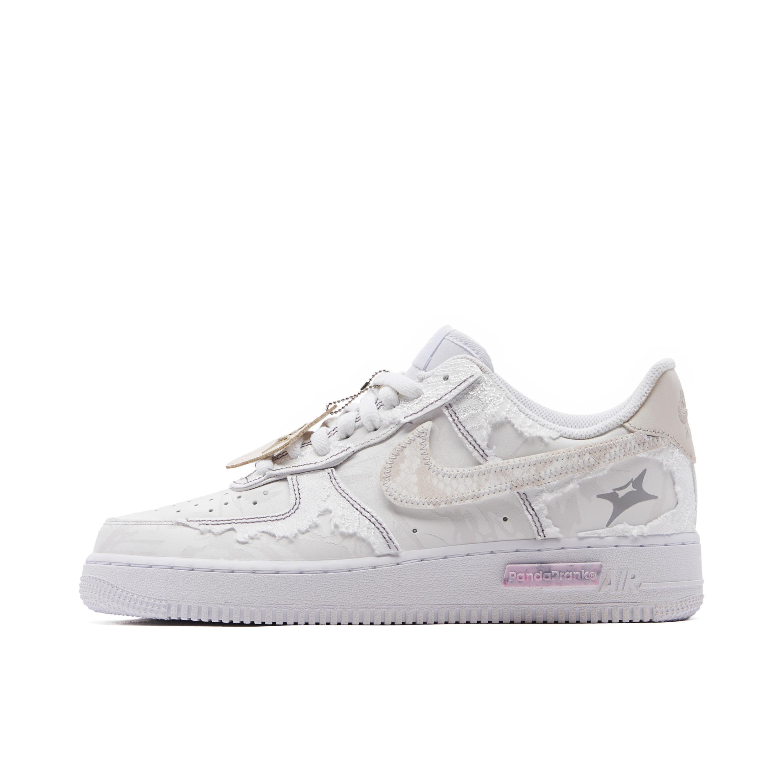 推荐商品：【定制款】 Nike Air Force 1 板鞋 防滑减震耐磨低帮增高 女款/白蛇