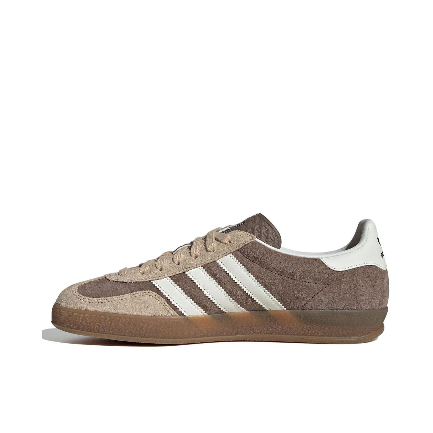 推荐商品：adidas Originals Gazelle Indoor T头鞋 德训鞋 板鞋 舒适缓震防滑耐磨绒面革复古 棕色/云白/米色