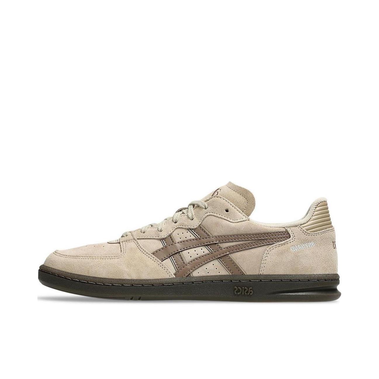 推荐商品：Asics/亚瑟士 Skyhand OG 复古百搭 防滑耐磨 舒适低帮 圆头 板鞋 COMME des GARÇONS Homme Deux联名/浅棕色