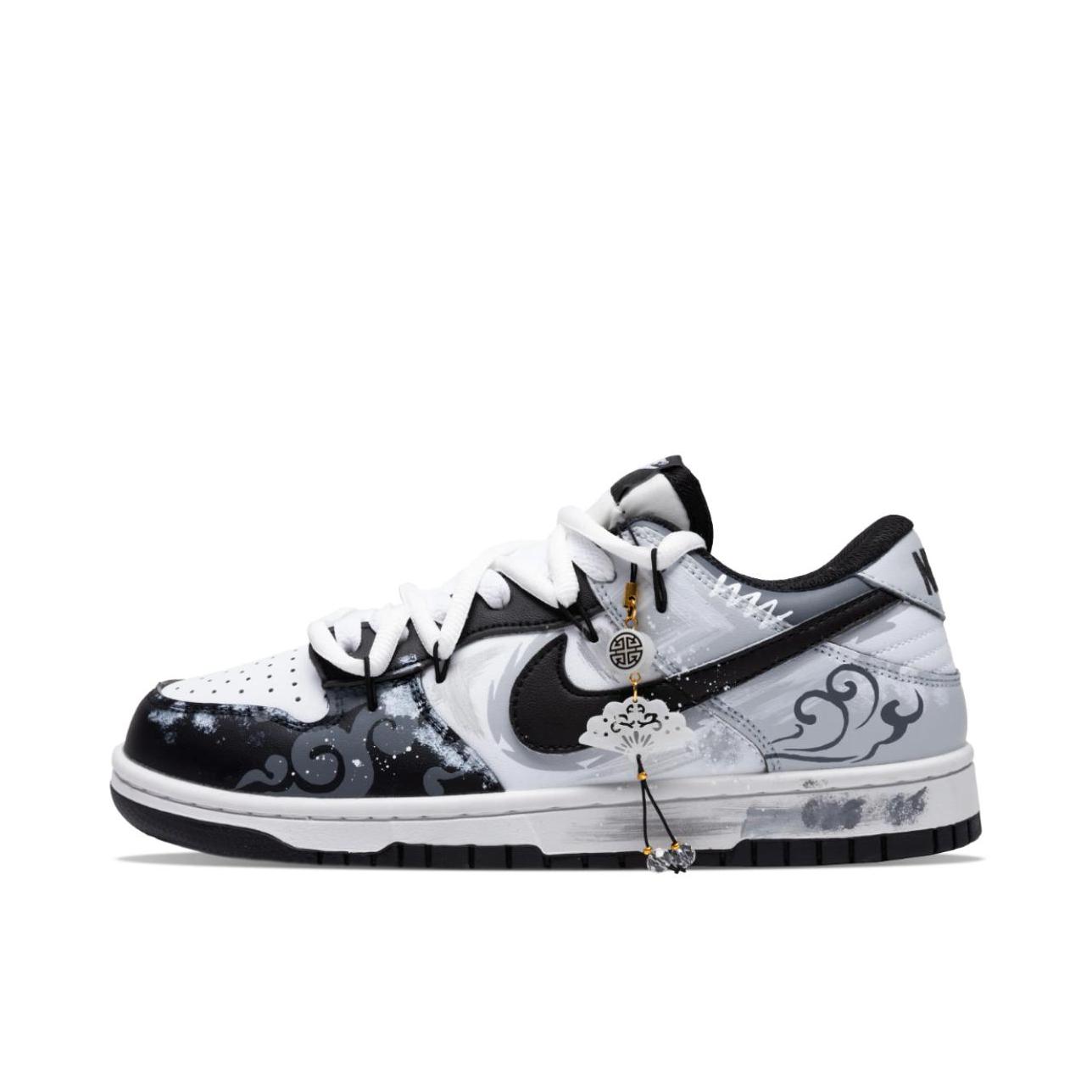 推荐商品：【定制球鞋】 Nike Dunk 板鞋 平跟系带防滑耐磨做旧高街简约百搭潮流复古美式 墨晓