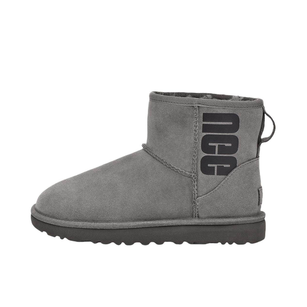 推荐商品：UGG Classic Mini UGG Rubber Logo 经典迷你 平底 短筒 绒面 防滑耐磨 牛二层皮 雪地靴 灰色