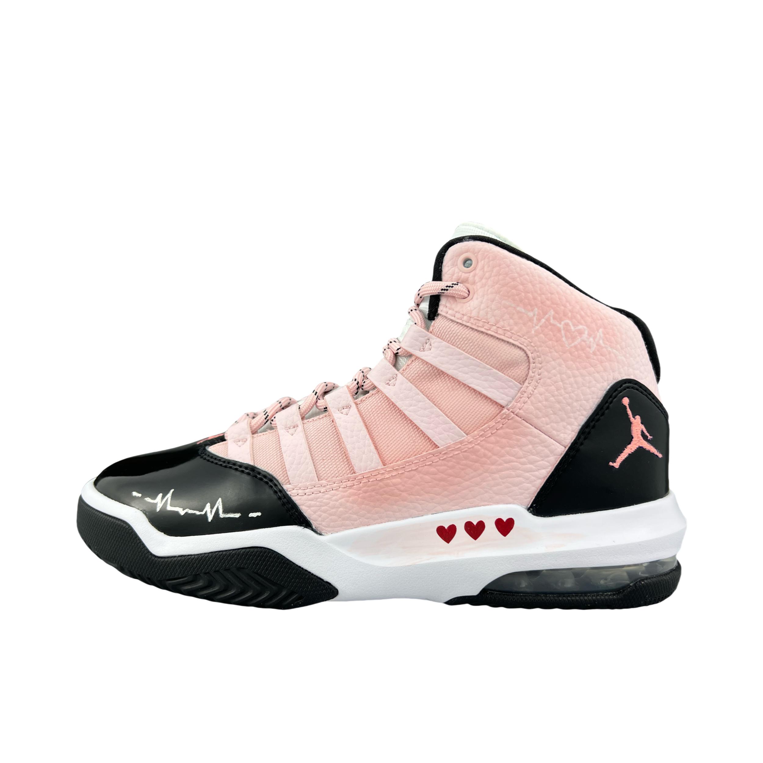 推荐商品：【定制球鞋】 Jordan Max Aura 1 篮球鞋 中帮系带防滑耐磨减震百搭潮流复古时尚 GS/心动蜜桃
