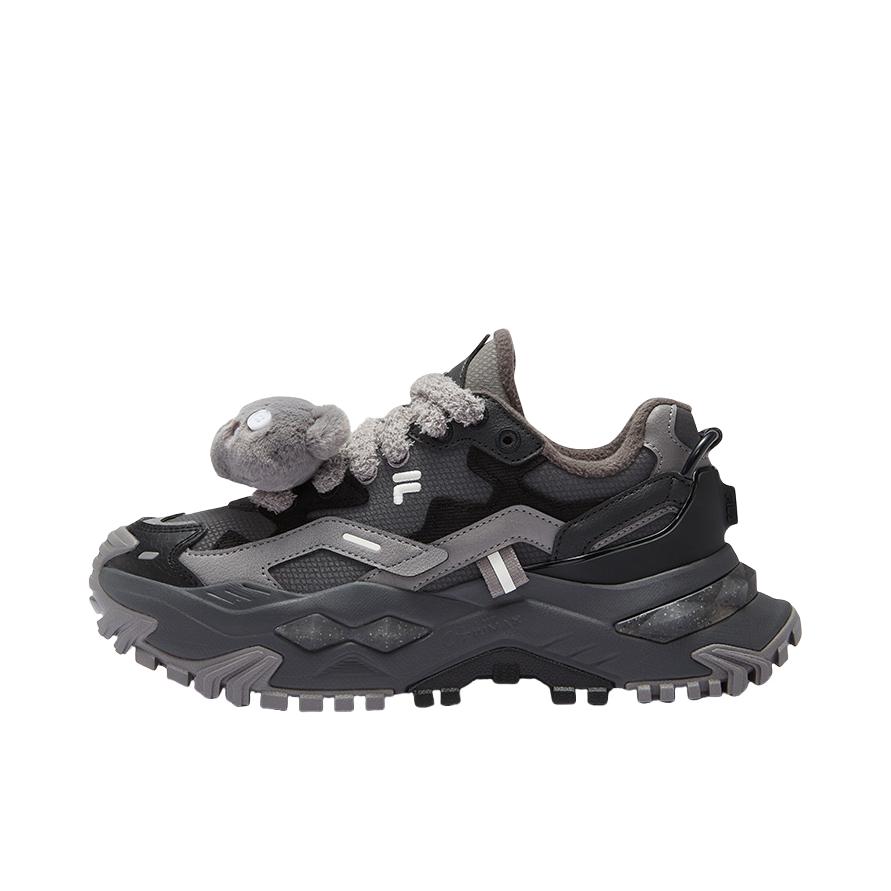推荐商品：【赵露思同款】FILA/斐乐 BIANCO硬糖 防滑耐磨 舒适低帮 减震 圆头 系带 时尚百搭 运动休闲鞋 女款/加绒/锻铁灰/黑舞鞋