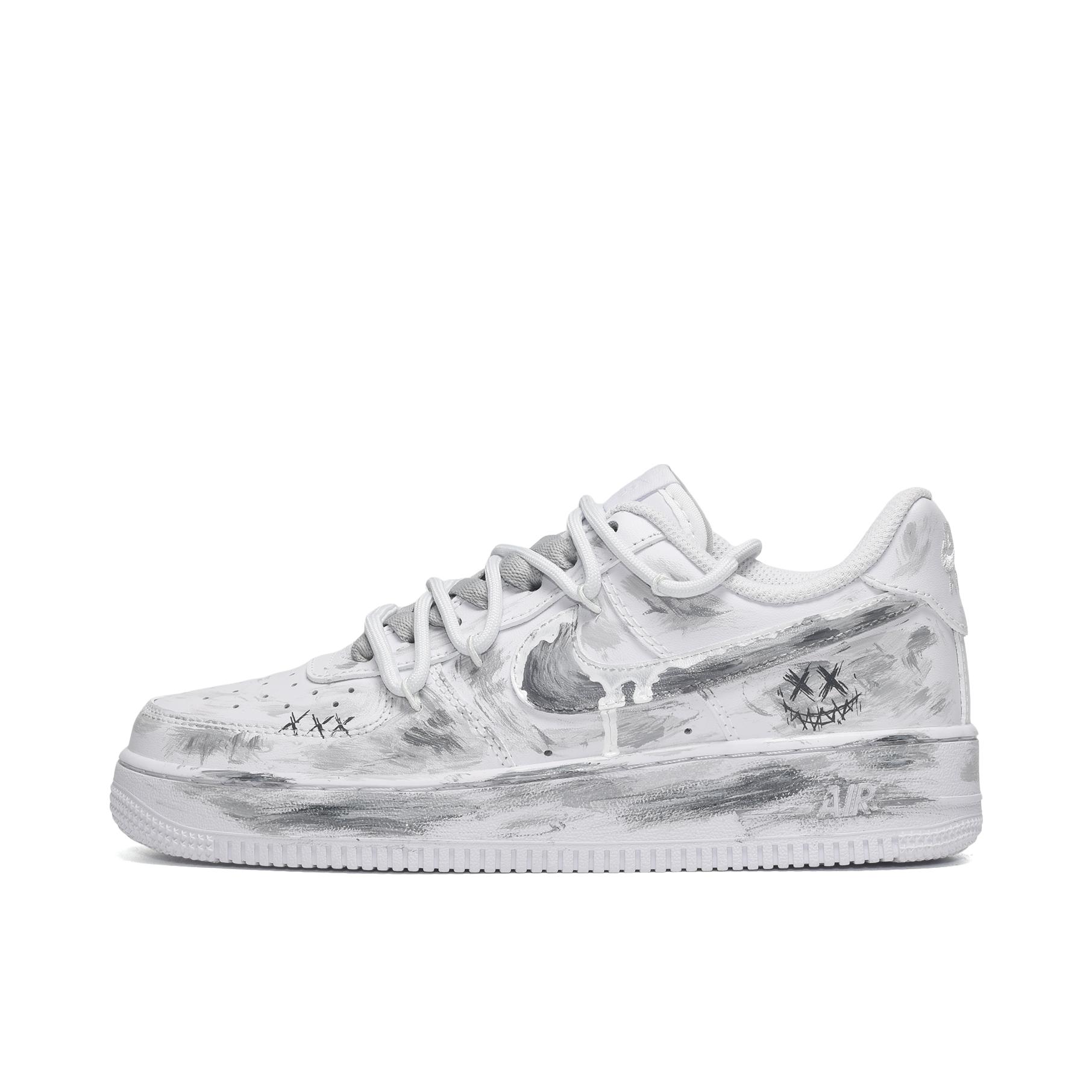 推荐商品：【定制款】 Nike Air Force 1 板鞋 防滑减震耐磨低帮增高 小情绪