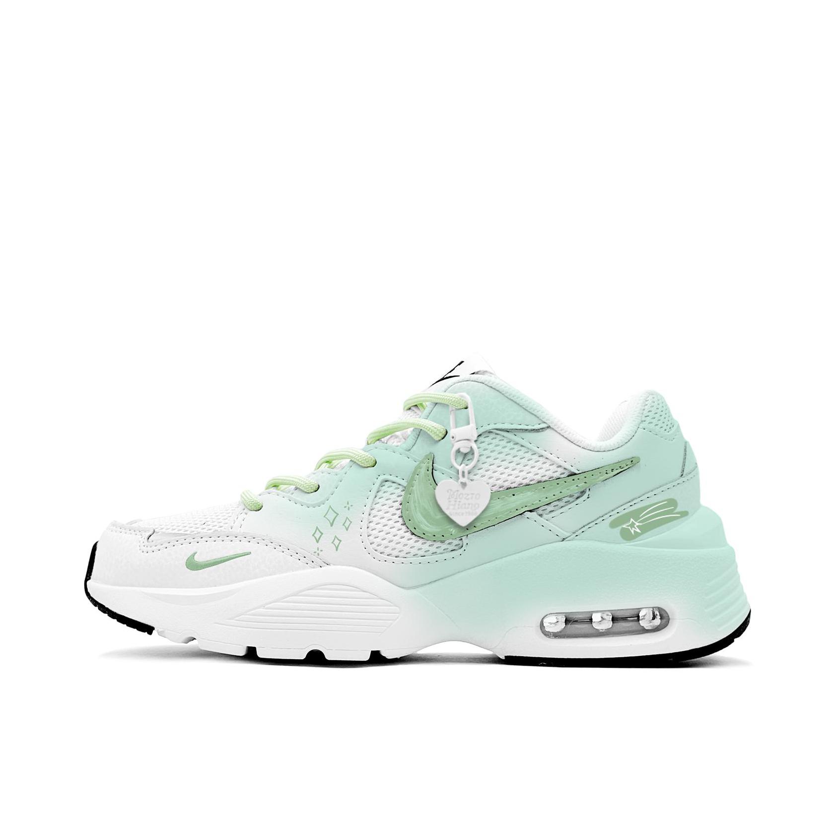 推荐商品：【定制球鞋】Nike Air Max Fusion 支撑 做旧 防滑耐磨 网布透气 防水 织物 时尚潮流 复古休闲 运动风 气垫 脏脏鞋 跑鞋 女款/绿白涂鸦运动鞋