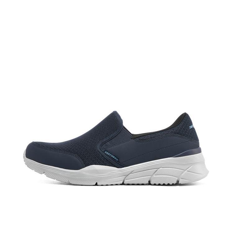 推荐商品：Skechers/斯凯奇 Equalizer 4.0 舒适软底 防滑耐磨 百搭简约 跑鞋 NVY 海军蓝/白色
