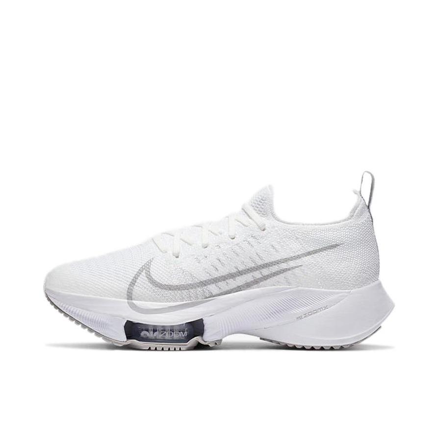 推荐商品：Nike Air Zoom Tempo NEXT% 跑鞋 全掌稳定支撑耐磨透气防滑碳板跑道耐穿 女款/白银