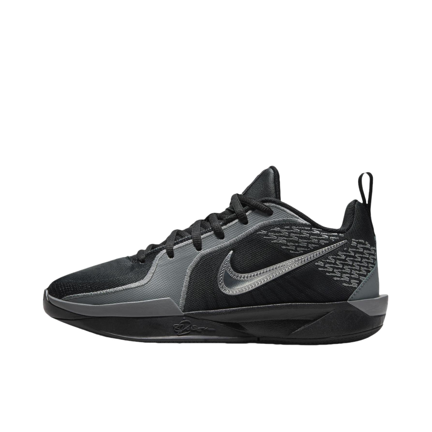 推荐商品：Nike Sabrina 2 篮球鞋 抗扭防滑耐磨舒适缓震时尚百搭训练轻便 GS/黑色/金属银