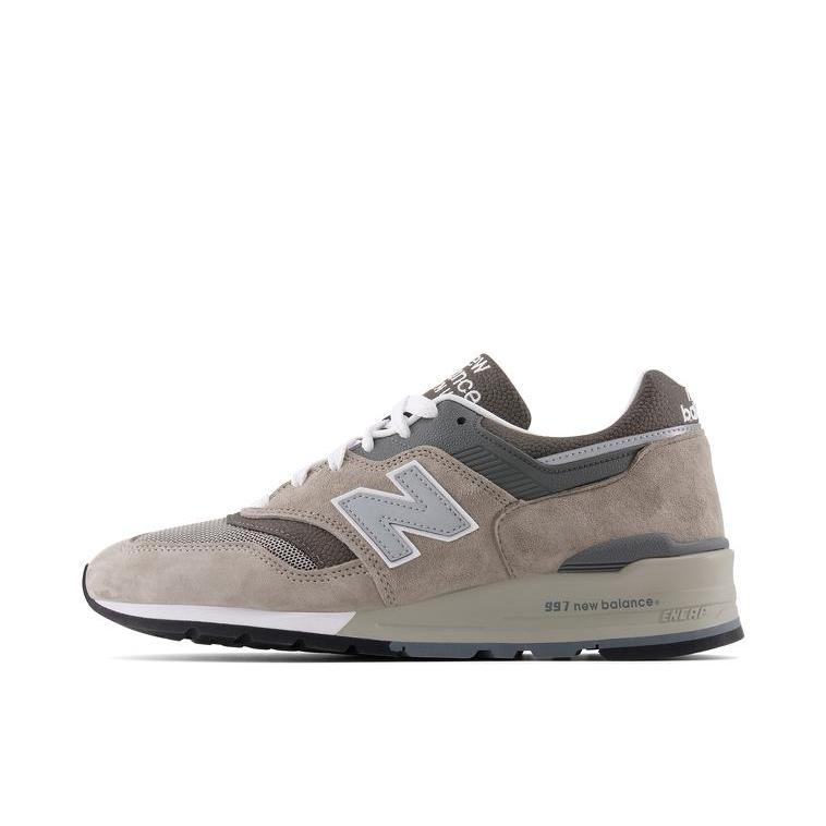 推荐商品：New Balance 997 时尚复古 防滑耐磨 透气舒适 运动休闲鞋 D宽/棕色