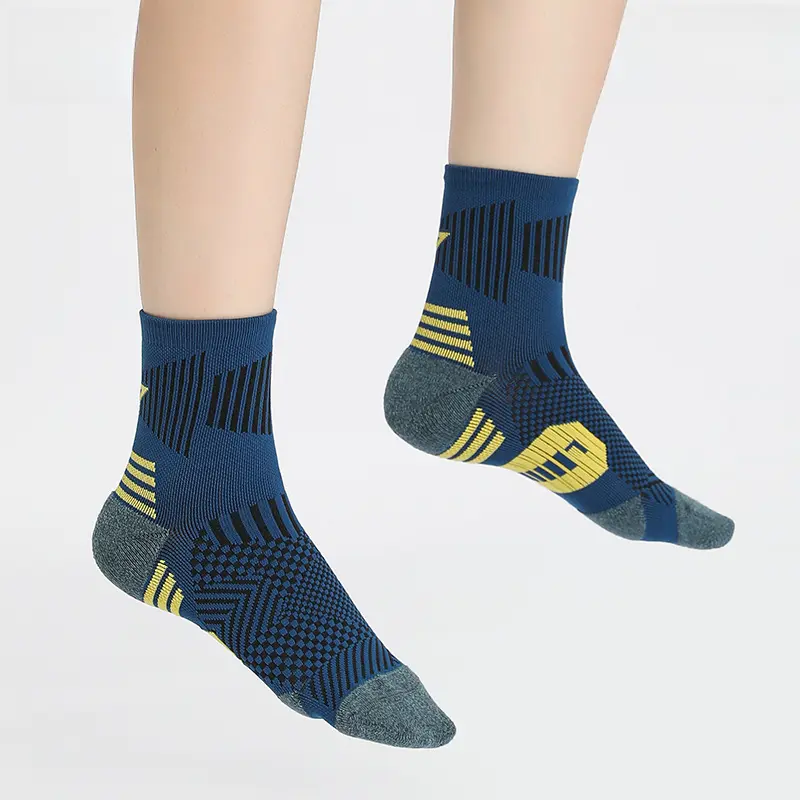 推荐商品：muscle swing/肌动 运动透气速干马拉松毛巾底中筒袜