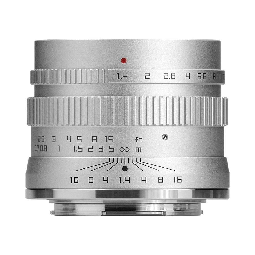 推荐商品：zonlai/中徕 50mm f1.4 纯手动镜头 标准定焦 超大光圈 唯美人像