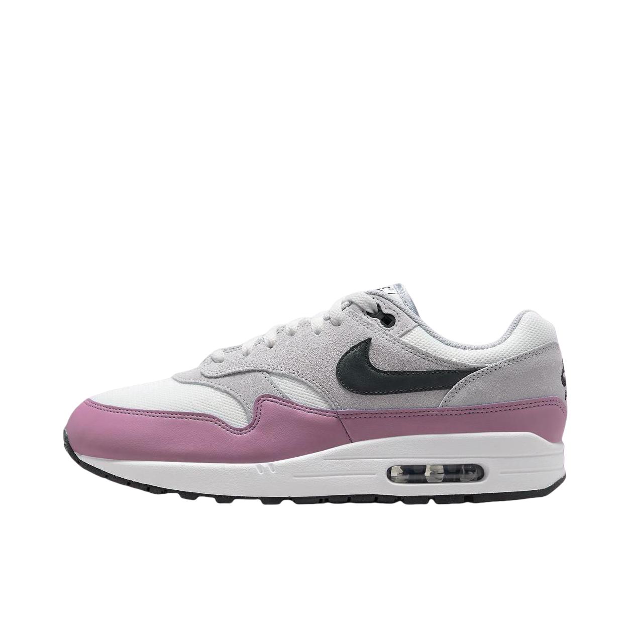 推荐商品：Nike Air Max 1 跑鞋 气垫缓震透气轻便复古运动舒适百搭潮流耐磨低帮训练防滑冬季支撑马拉松防水抓地圆头耐穿 男款/灰色/粉红色 