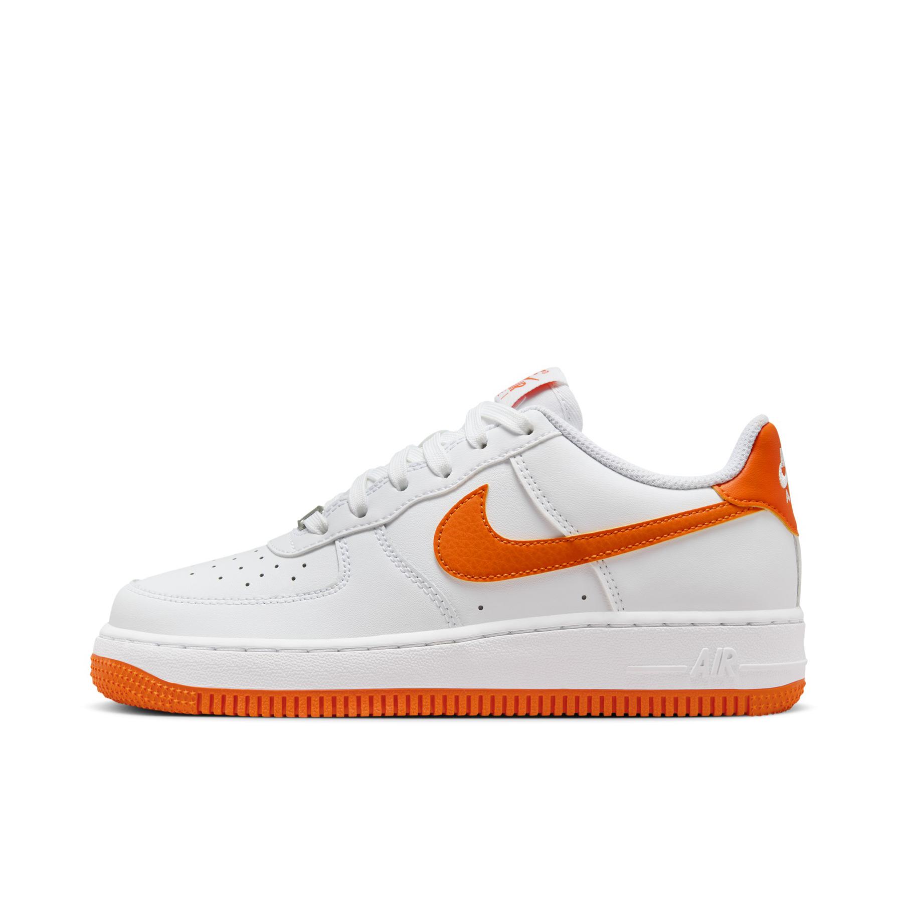 推荐商品：Nike Air Force 1 空军一号 板鞋 轻便舒适百搭耐磨防滑复古 大童/白色/安全橙