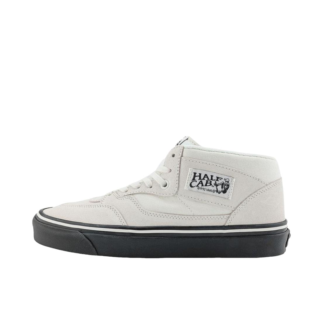 推荐商品：Vans/范斯 Skate Half 舒适百搭 美式 减震轻便 防滑耐磨 透气 帆布鞋 白色/黑色