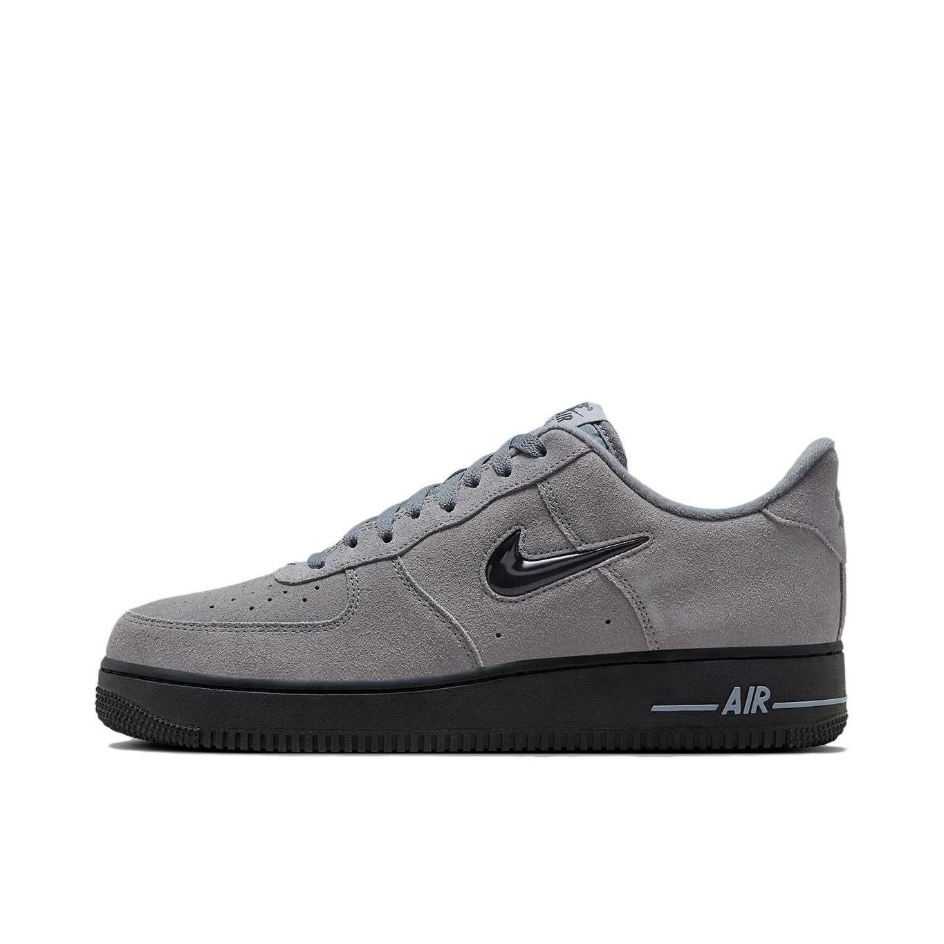 推荐商品：Nike Air Force 1 空军一号 板鞋 轻便舒适百搭耐磨防滑复古 深灰色/黑色