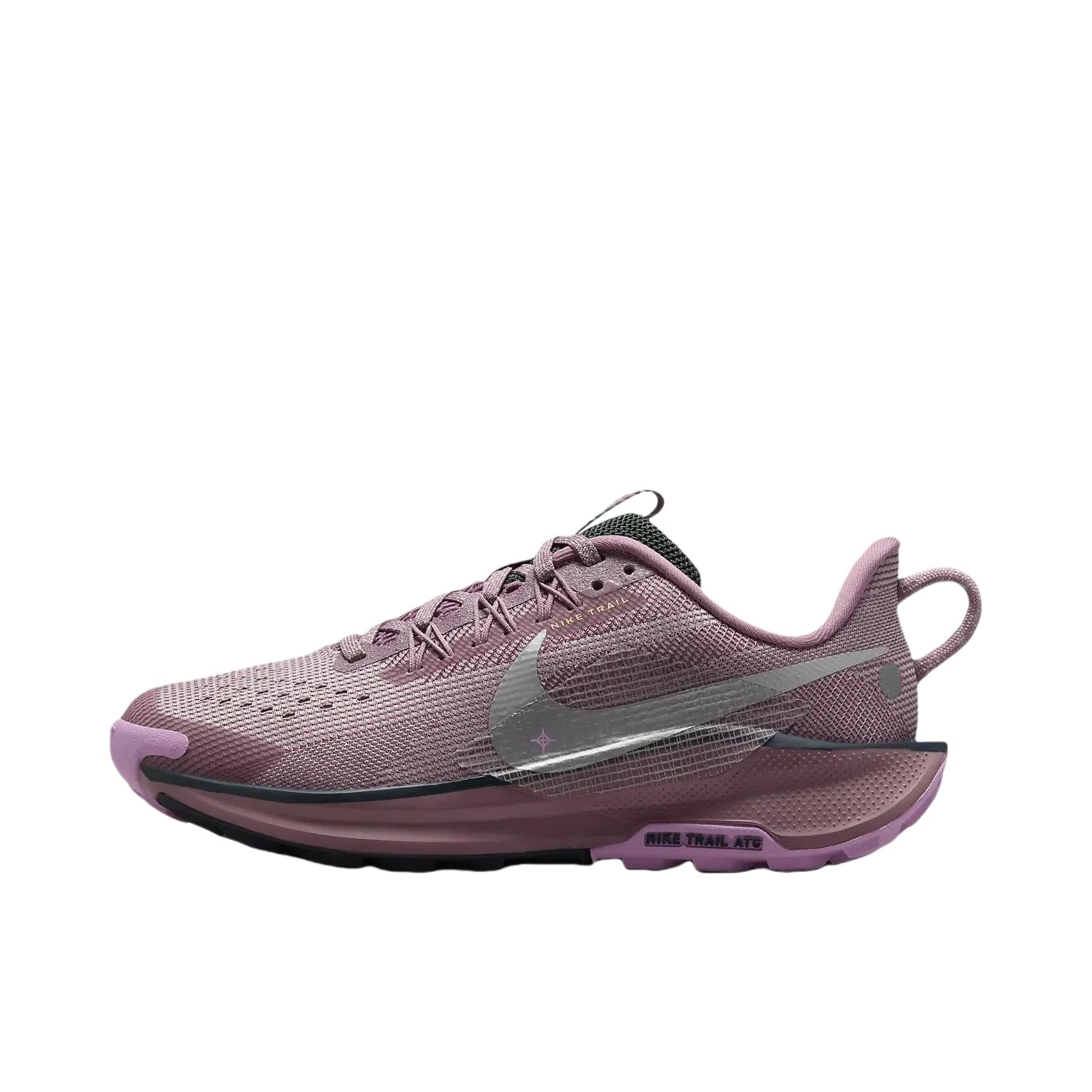推荐商品：Nike Pegasus Trail 5 跑鞋 越野耐磨防水缓震训练回弹贴合耐用 大童/梅红色