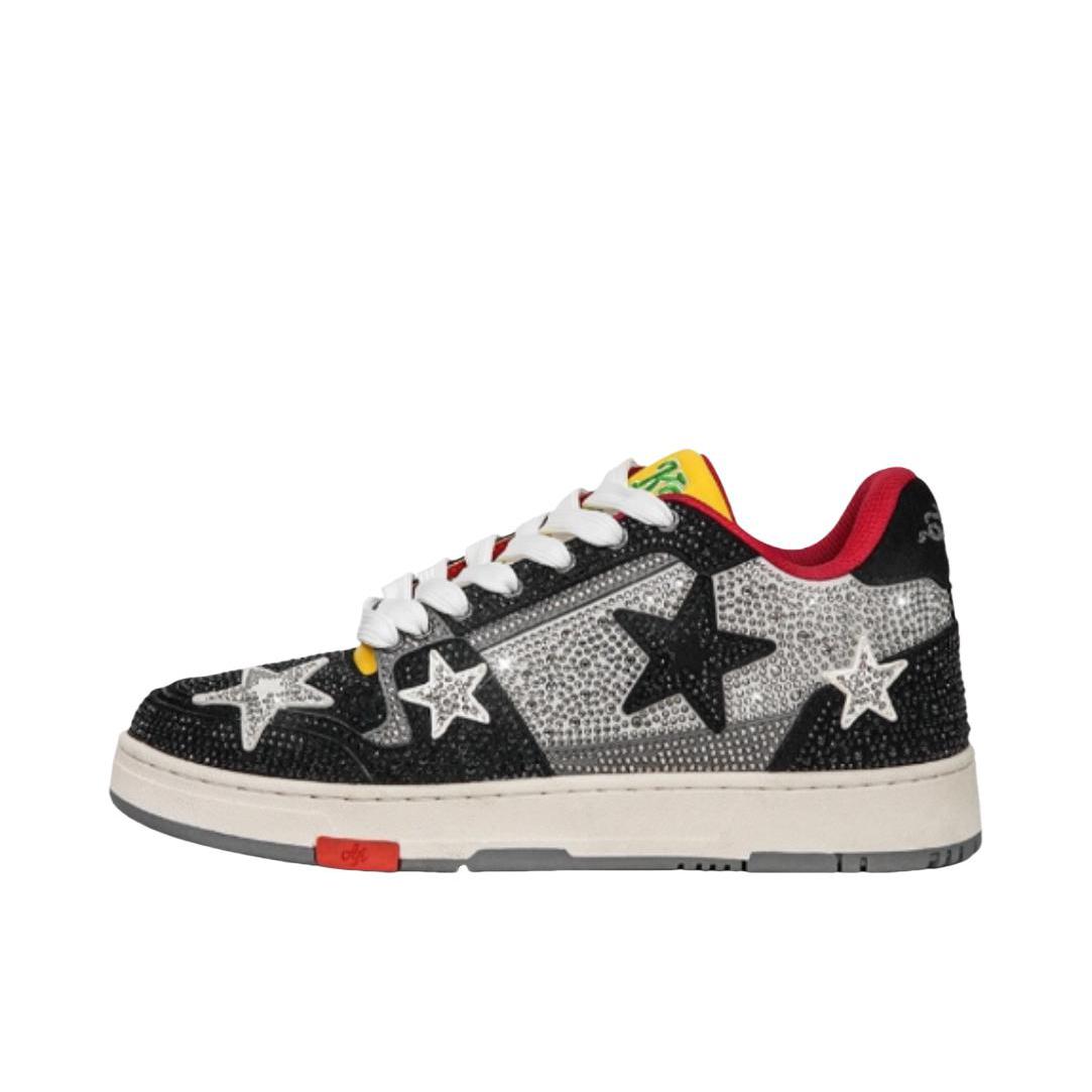 推荐商品：Kaalixto Help Stars 星星鞋 板鞋 潮流时尚小众复古舒适软底防滑耐磨 老白不喝酒联名/黑色