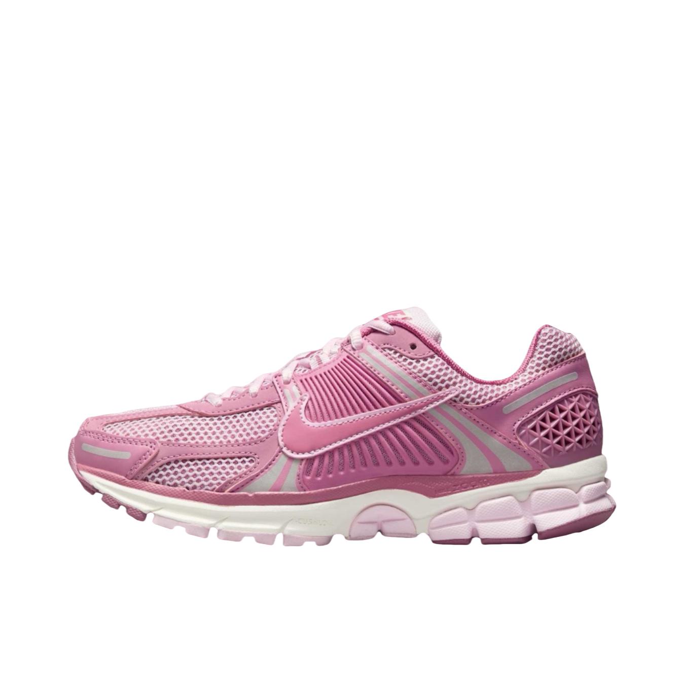 推荐商品：Nike Zoom Vomero 5 跑鞋 舒适缓震网面透气百搭复古支撑训练轻便 粉色/白色