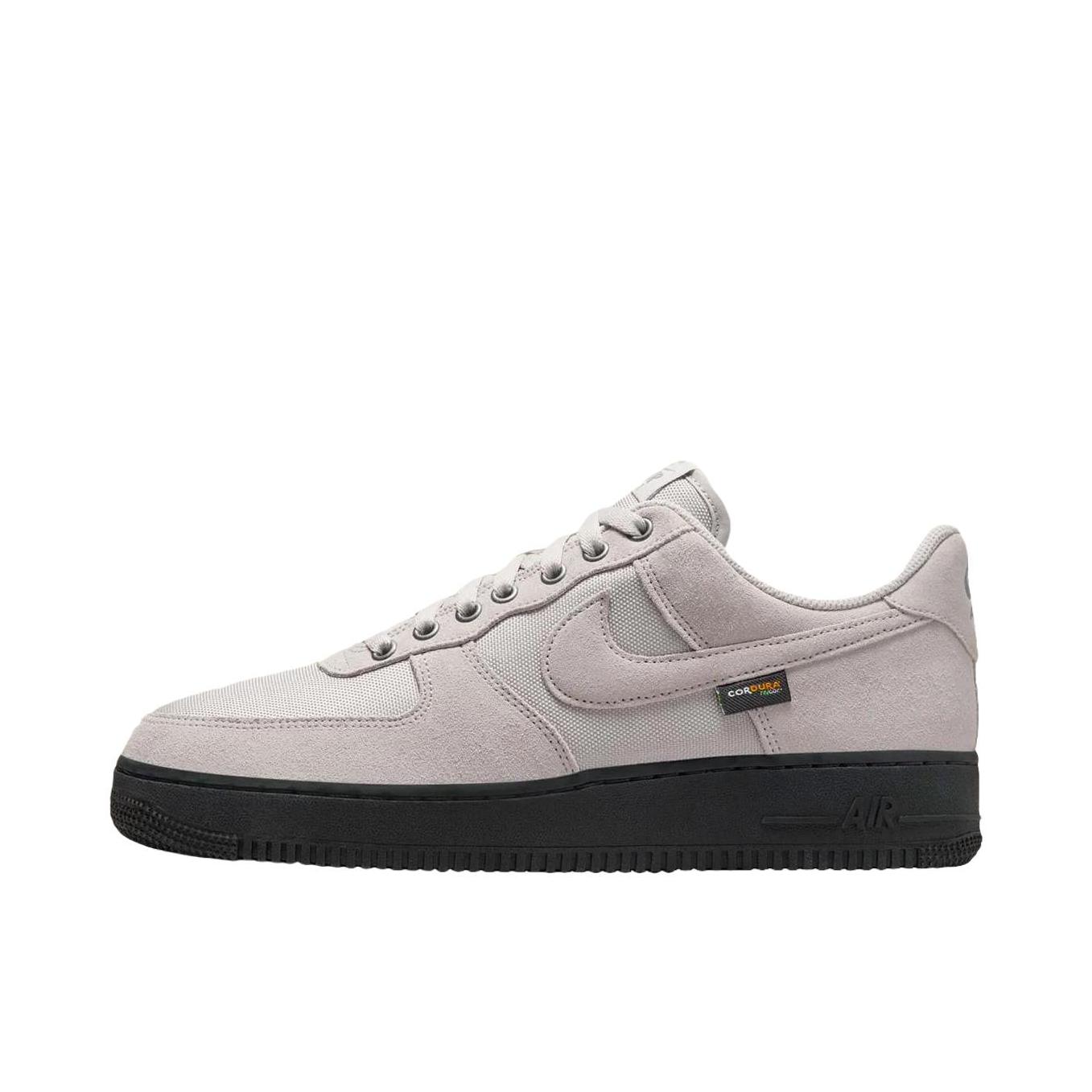 推荐商品：Nike Air Force 1 空军一号 板鞋 轻便舒适百搭耐磨防滑复古 浅灰色/深黑色