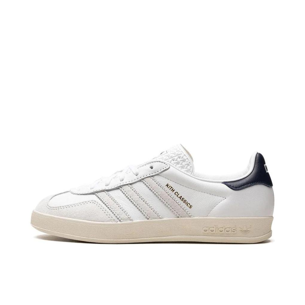 推荐商品：adidas Originals Gazelle Indoor T头鞋 德训鞋 板鞋 舒适缓震防滑耐磨绒面革复古 Kith联名/白色/蓝色
