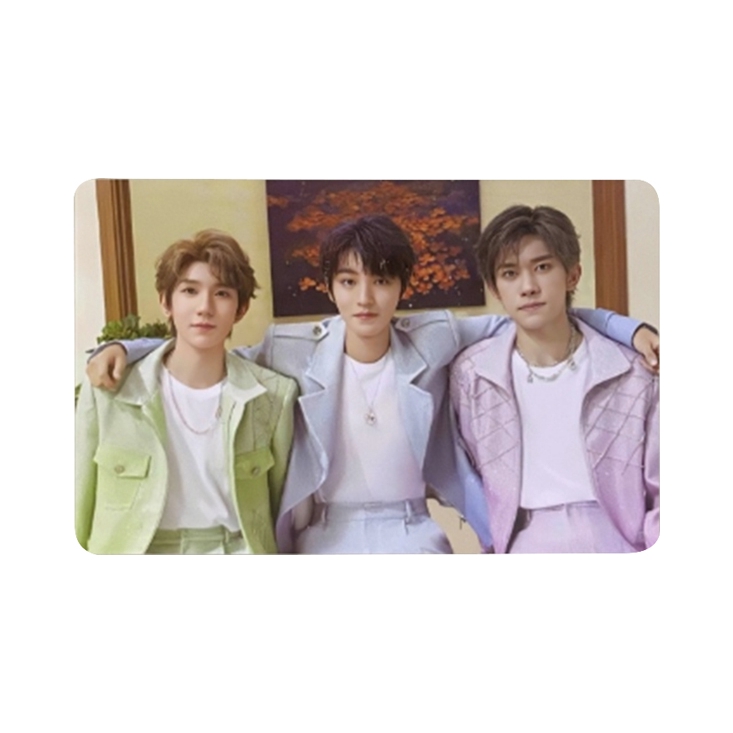 推荐商品：TF 家族 ENTERTAINMENT TFBOYS 《十年》纪念实体专辑 团体小卡 卡牌