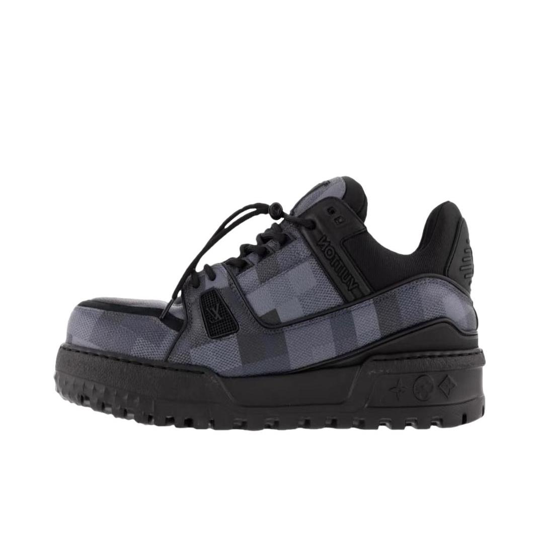 推荐商品：Louis Vuitton Trainer Maxi系列 小胖丁 系带 时尚 复古 牛皮革 板鞋 纯黑色
