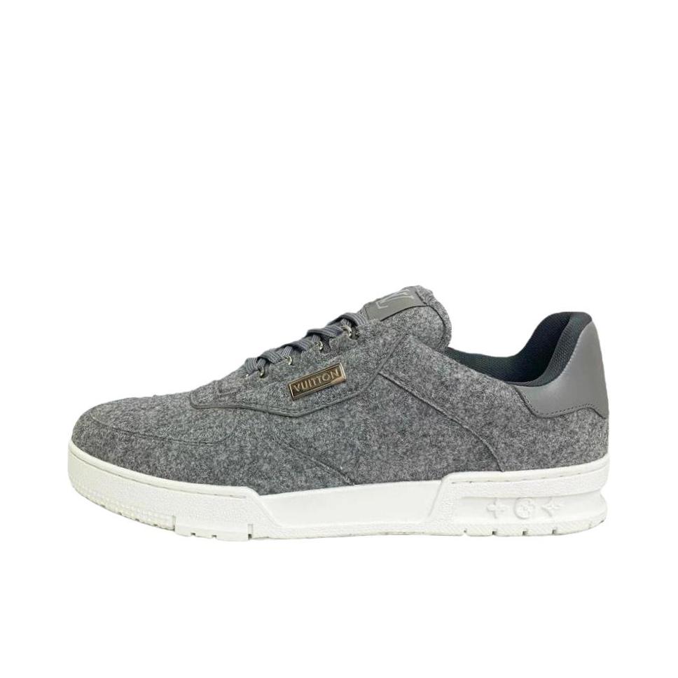 推荐商品：Louis Vuitton 路易威登 Trainer 绒面 圆头 系带 低帮 板鞋 灰色