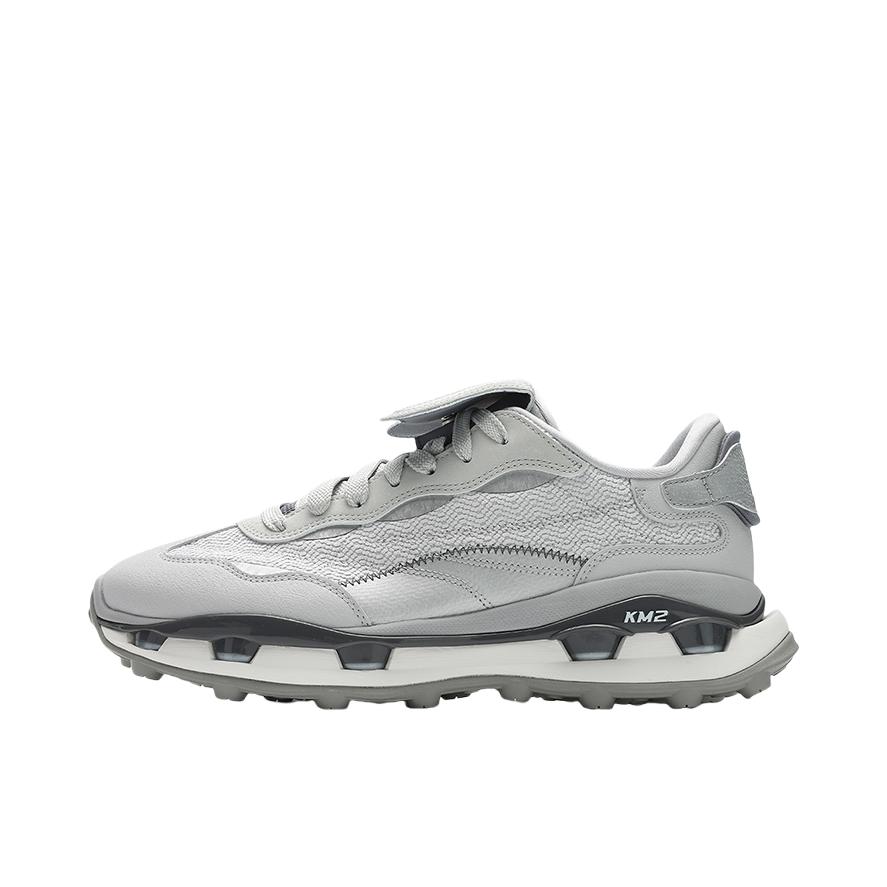 推荐商品：FILA/斐乐 KM 2 先锋 复古百搭 防滑耐磨 舒适轻便 系带 运动休闲鞋 银器灰/月岩灰 
