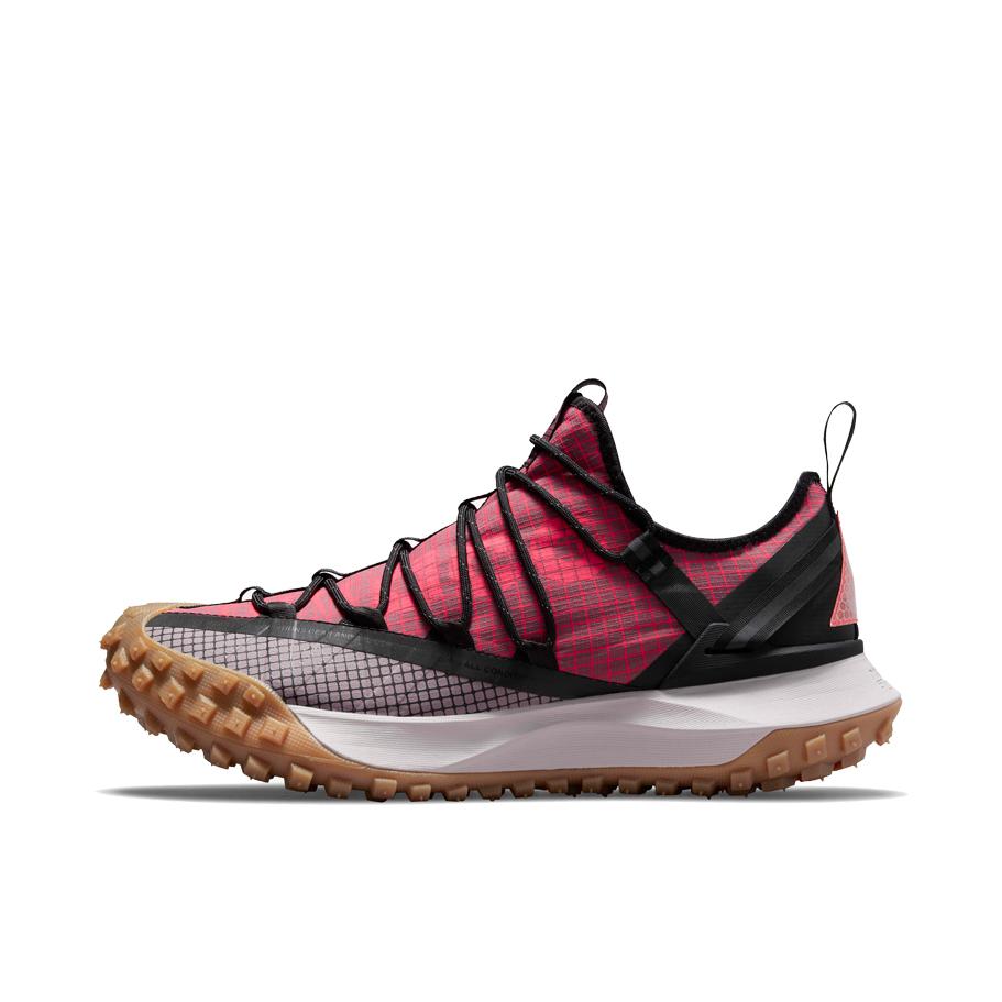 推荐商品：Nike ACG Mountain Fly 山飞一代 户外鞋 徒步鞋 越野跑鞋 机能防水休闲防滑耐磨 桑色/红色