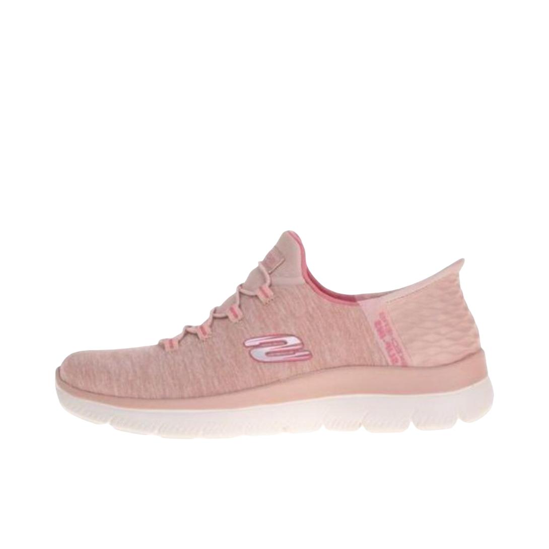 推荐商品：Skechers/斯凯奇 Summits 防滑耐磨 舒适轻便 减震软底 网面透气 百搭 一脚蹬 运动休闲鞋 粉色