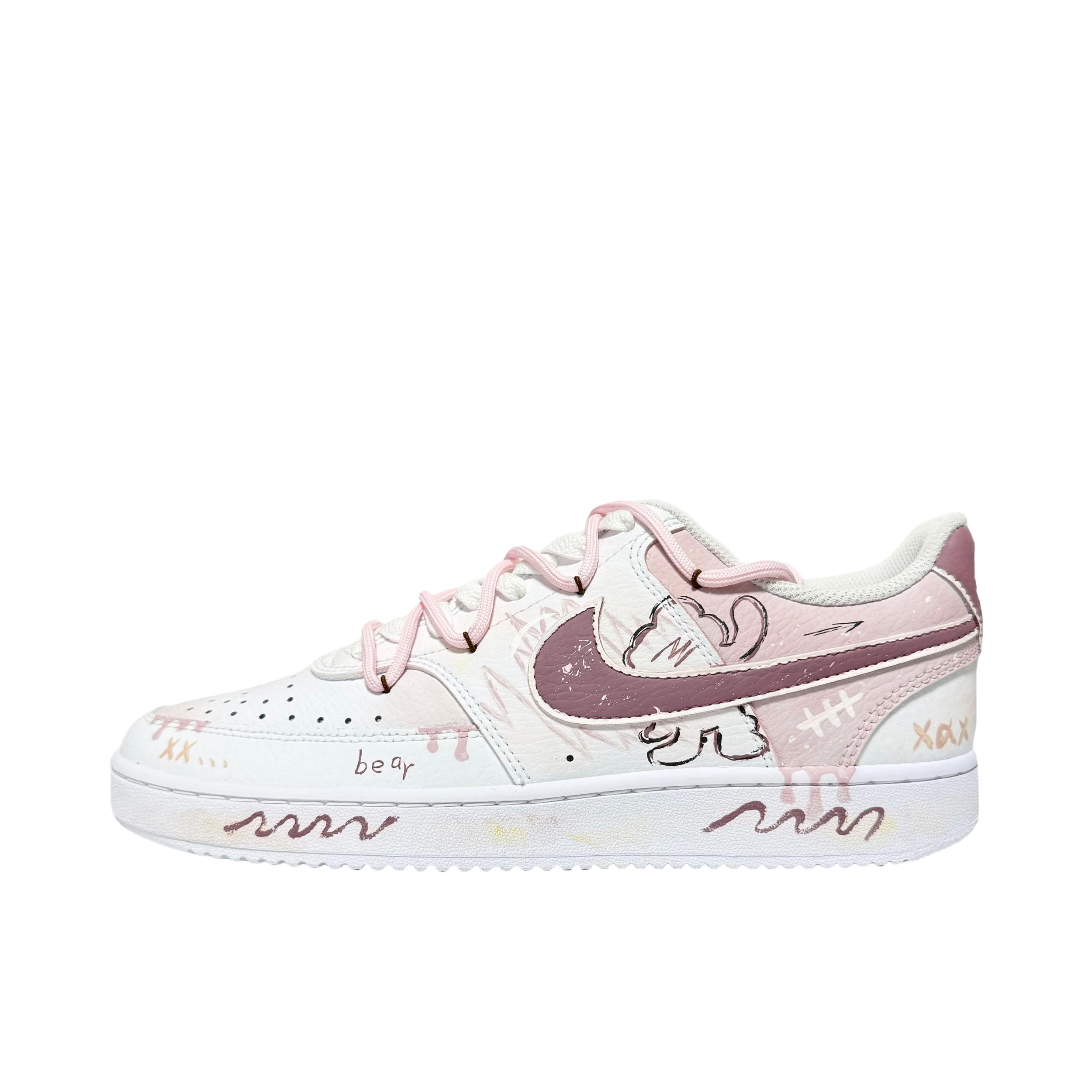 推荐商品：【定制球鞋】 Nike Court Vision 1 板鞋 防水美式简约防滑减震复古 小熊软糖