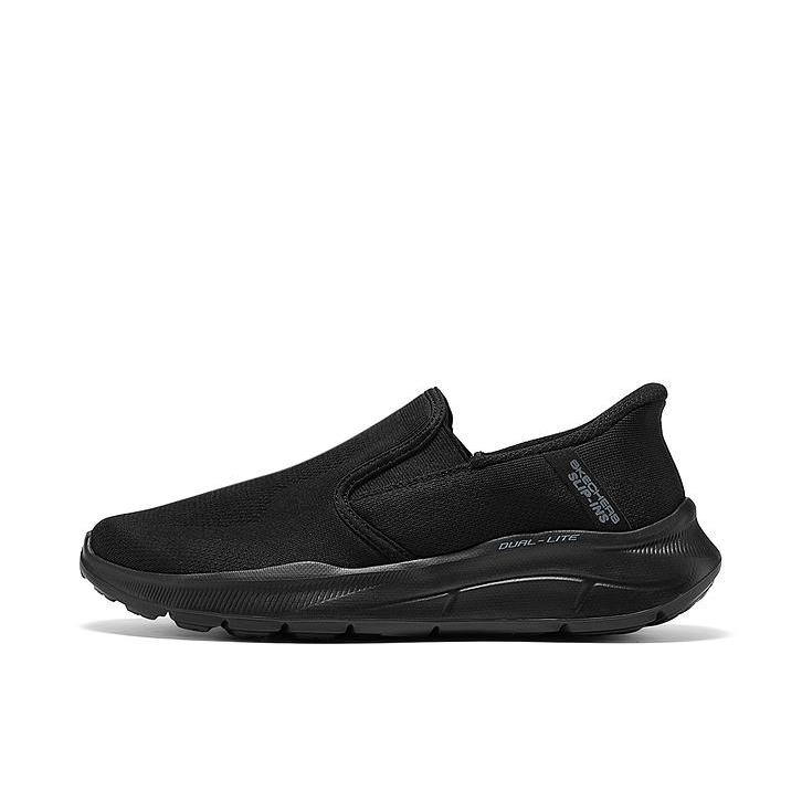 推荐商品：Skechers/斯凯奇 Slip ins 百搭复古 防滑耐磨 舒适透气 一脚蹬 运动休闲鞋 全黑色