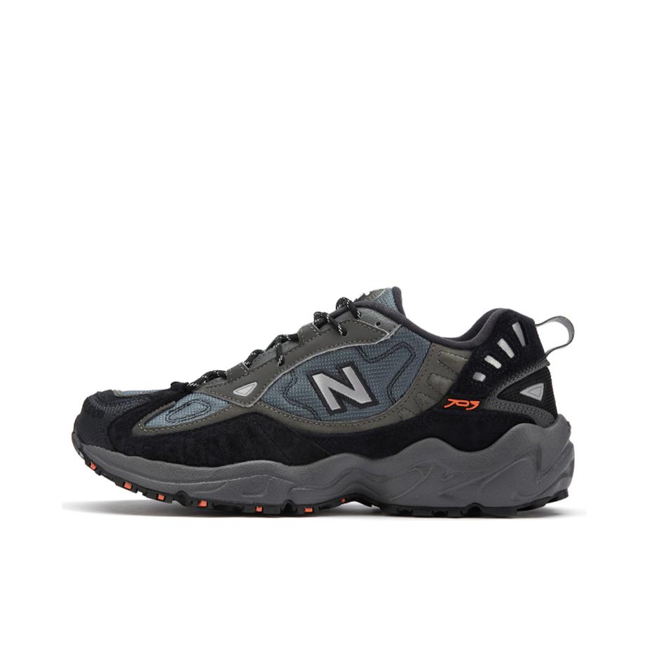 推荐商品：New Balance 703 跑鞋 人造革轻便复古织物防水 Aape联名/灰色/黑色