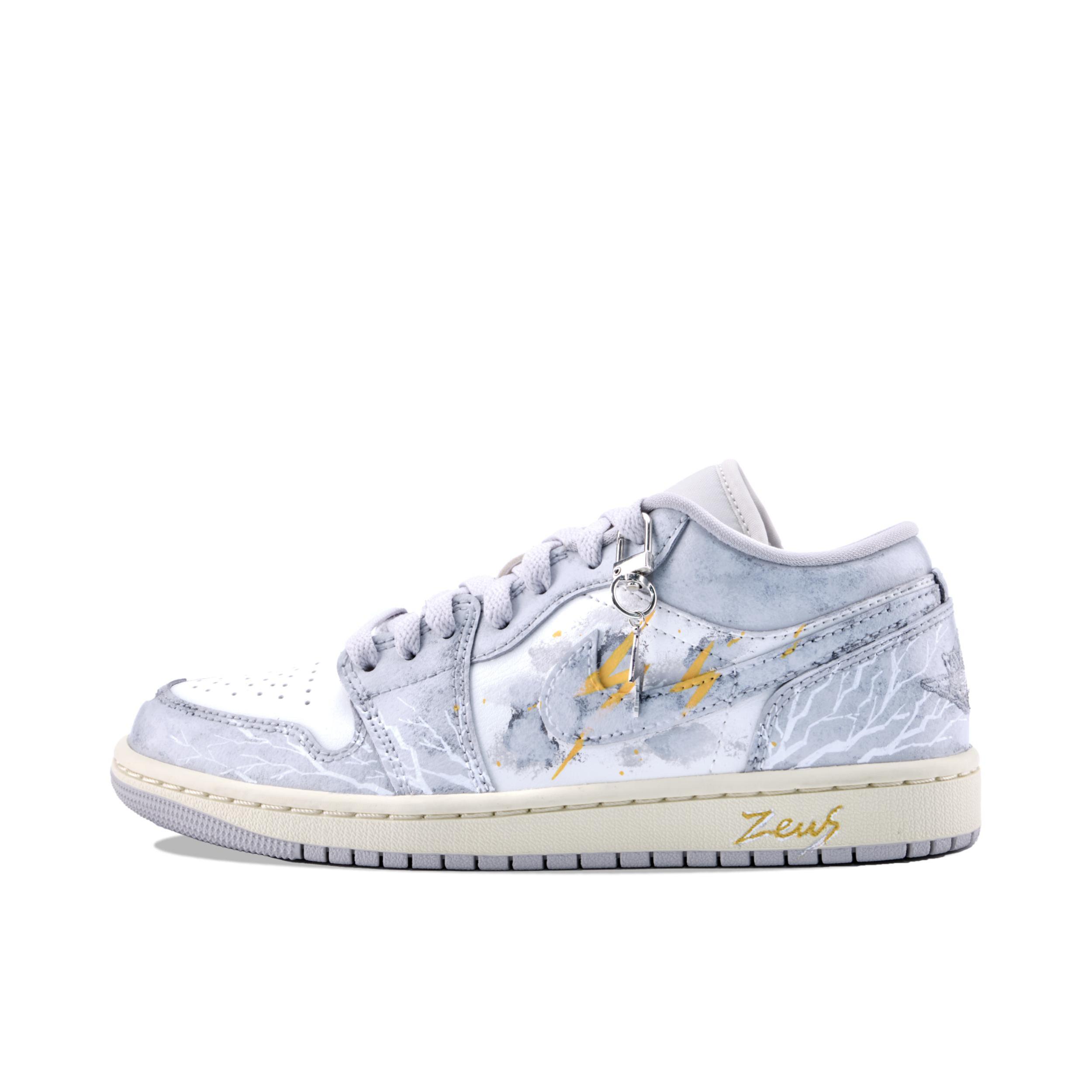 推荐商品：【定制球鞋】Air Jordan 1 减震 耐磨 透气 平跟 复古 潮流 简约 包裹性 防滑 轻便 支撑 增高 板鞋 宙斯