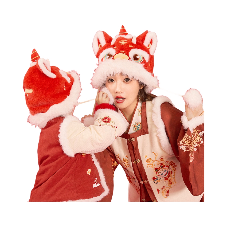 推荐商品：酷乐潮玩 24AW保暖软萌古风刺绣南方小土豆毛绒套头帽 25010301001768