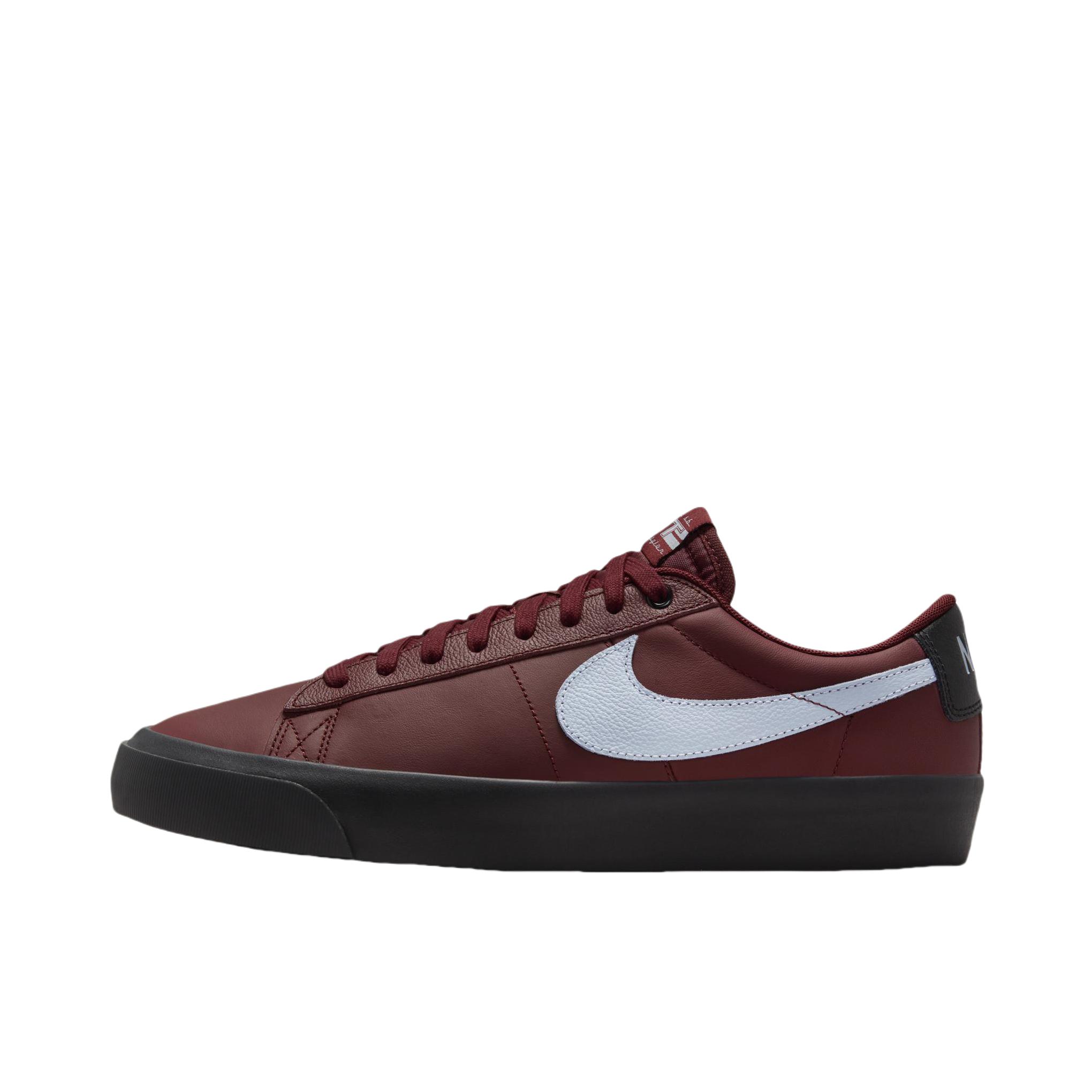 推荐商品：Nike SB Blazer Zoom 滑板鞋 板鞋 拼接时尚复古防滑耐磨透气运动休闲舒适百搭 暗队红/浅军械蓝/黑色