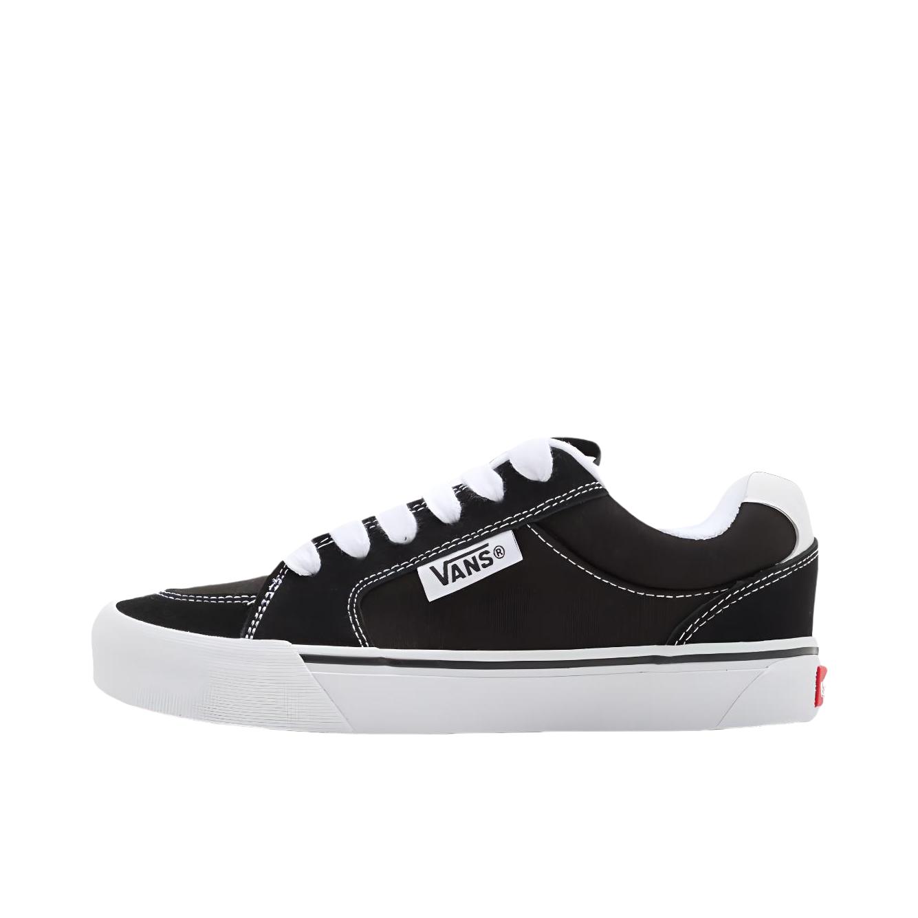 推荐商品：Vans/范斯 Skate Chukka 板鞋 舒适休闲防滑耐磨 黑色/白色