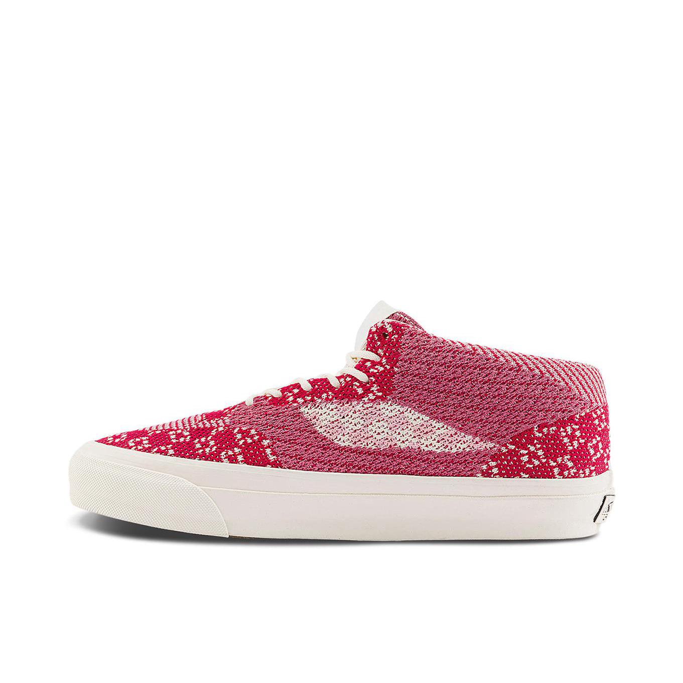推荐商品：Vans/范斯 Skate Half 舒适百搭 美式 减震轻便 防滑耐磨 透气 帆布鞋 粉色/白色