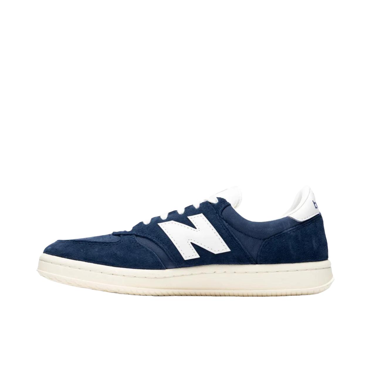 推荐商品：New Balance T500 防滑耐磨 舒适简约 复古 休闲百搭 板鞋 D宽/蓝色/白色
