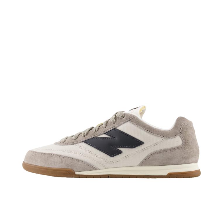 推荐商品：New Balance RC42 薄底 耐磨平底 防滑减震 简约百搭 复古 阿甘鞋 运动休闲鞋 浅米色/浅灰色