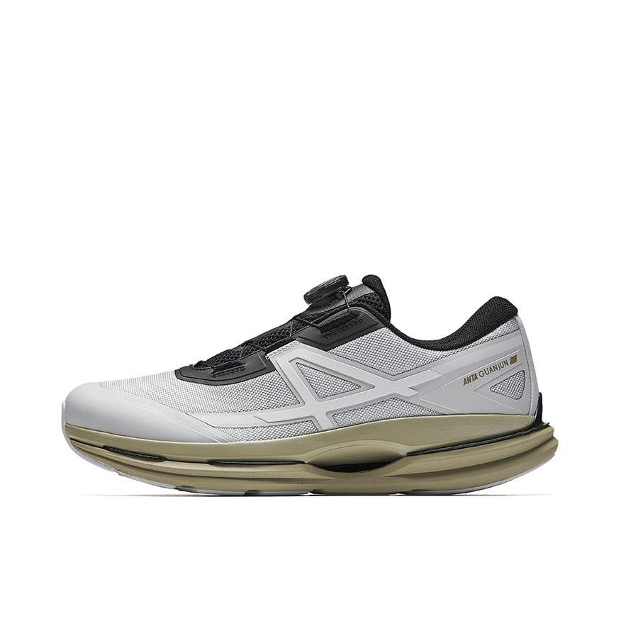 推荐商品：安踏 冠军雳炼2 BOA 全天候系列 跑鞋 氮科技舒适缓震回弹慢跑防滑包裹性 沙粒灰/基础黑/雪花白