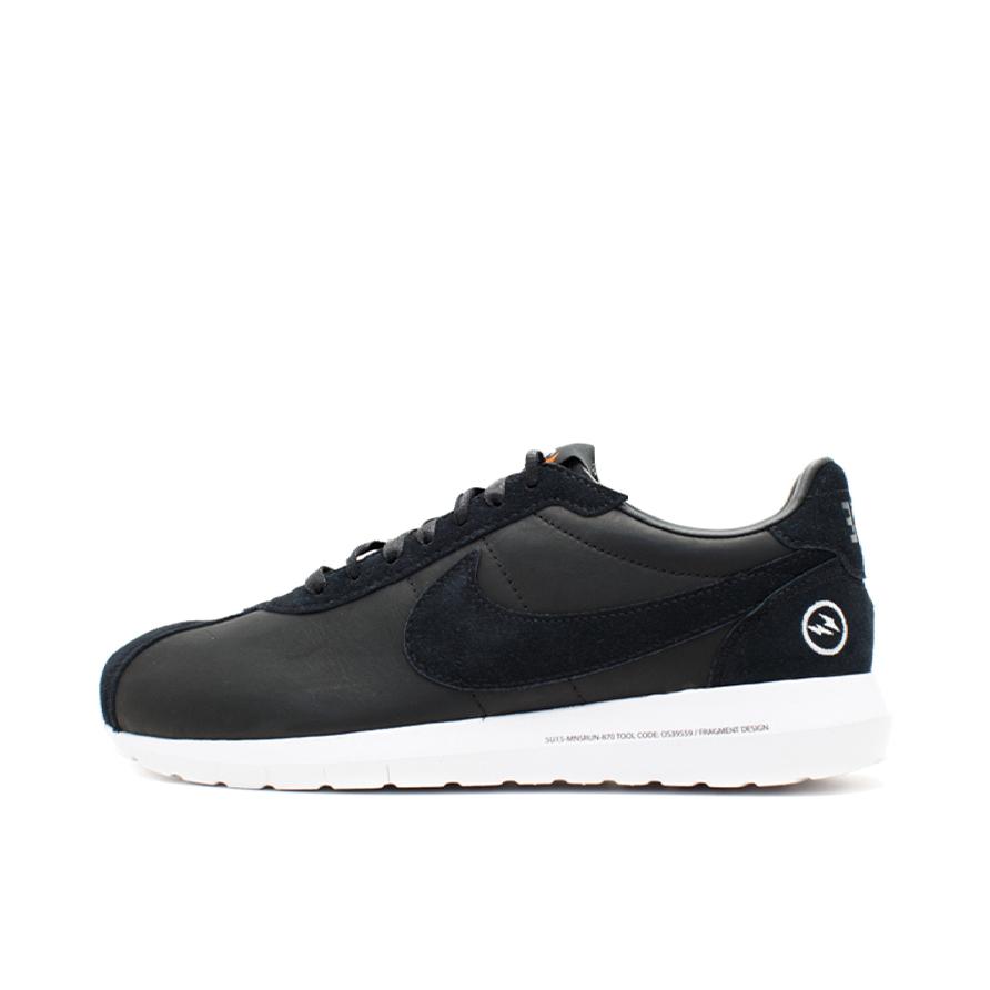 推荐商品：Nike Roshe Long Distance-1000 舒适减震 网布透气 防滑耐磨 轻便 简约百搭 复古运动 织物 低帮 休闲鞋 Black Fragment Design联名/黑白