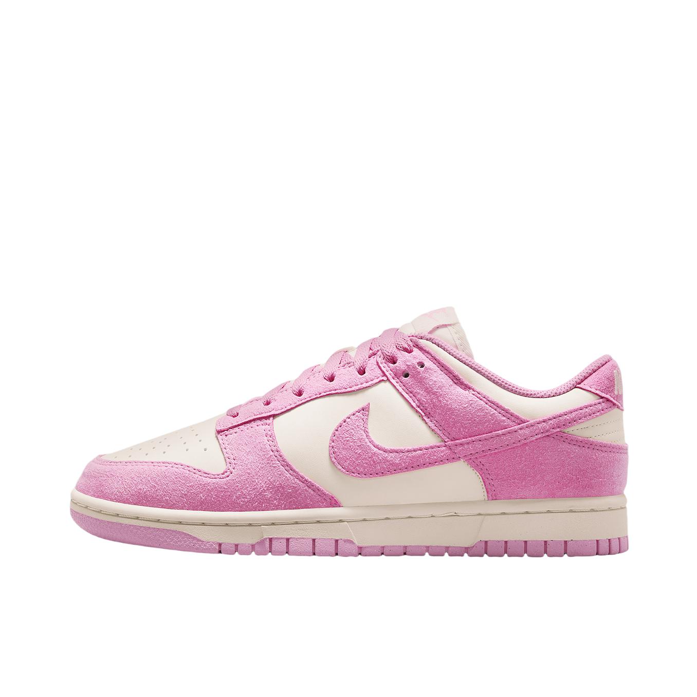 推荐商品：Nike Dunk 板鞋 经典复古百搭 深粉色/白色