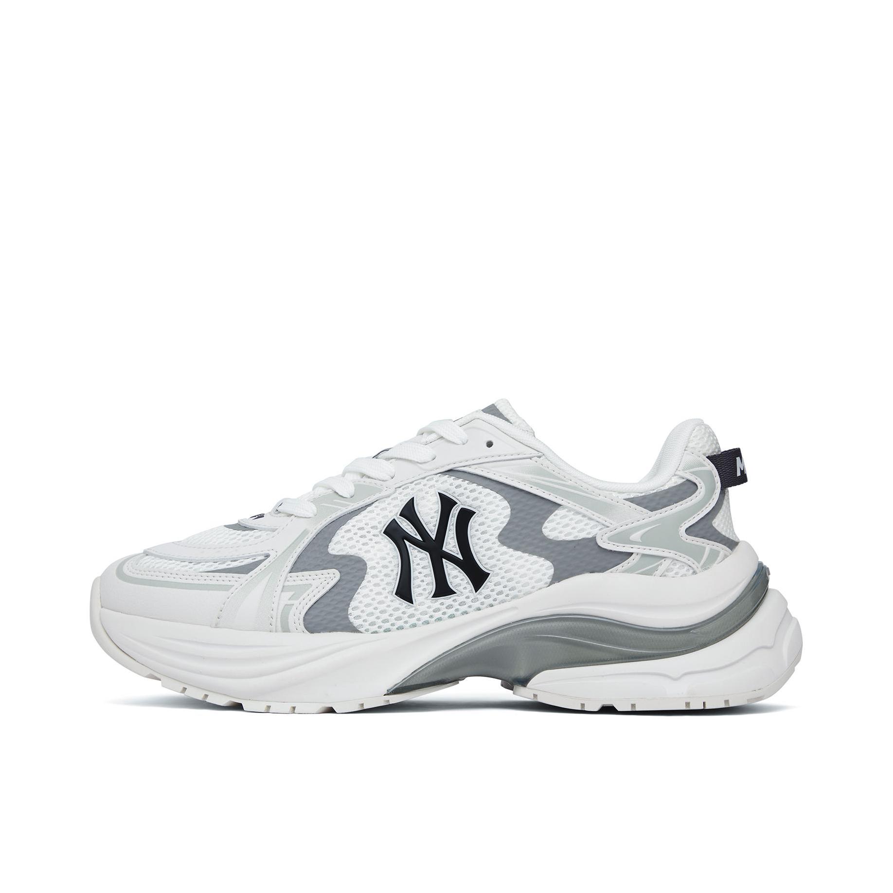 推荐商品：【虞书欣同款】 MLB官方 New York Yankees Curve Runner 老爹鞋 流浪鞋 防滑耐磨舒适百搭增高简洁潮流时尚复古厚底 纽约洋基队/米色/白色