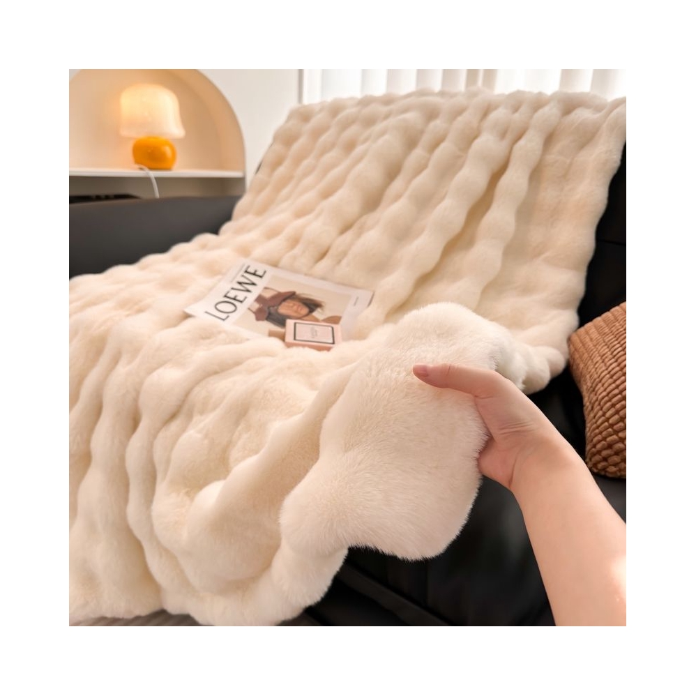 推荐商品：浅时光 防静电保暖加厚毛毛牛奶绒 绒毯