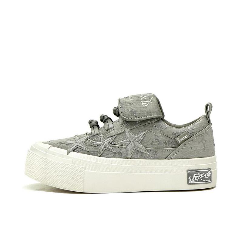 推荐商品：Kaalixto 青兰 平跟 低帮 系带 星星鞋 帆布鞋 KSH240511 灰色