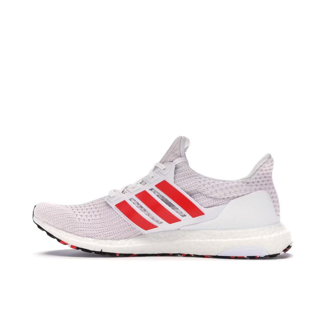 推荐商品：adidas UltraBoost 4.0 跑鞋 经典缓震透气防滑耐磨织物支撑抗扭转长跑轻运动圆头 Cloud White/Active Red/Chalk White 白红