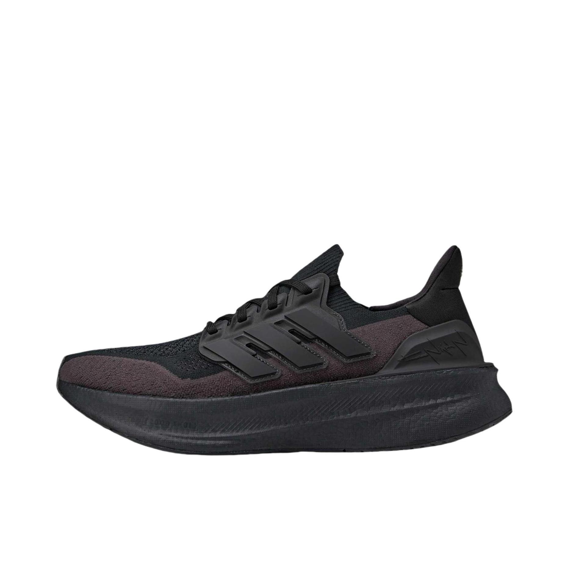推荐商品：adidas Ultraboost 5.0 跑鞋 轻便减震回弹支撑贴合随心畅跑短跑 纯黑色