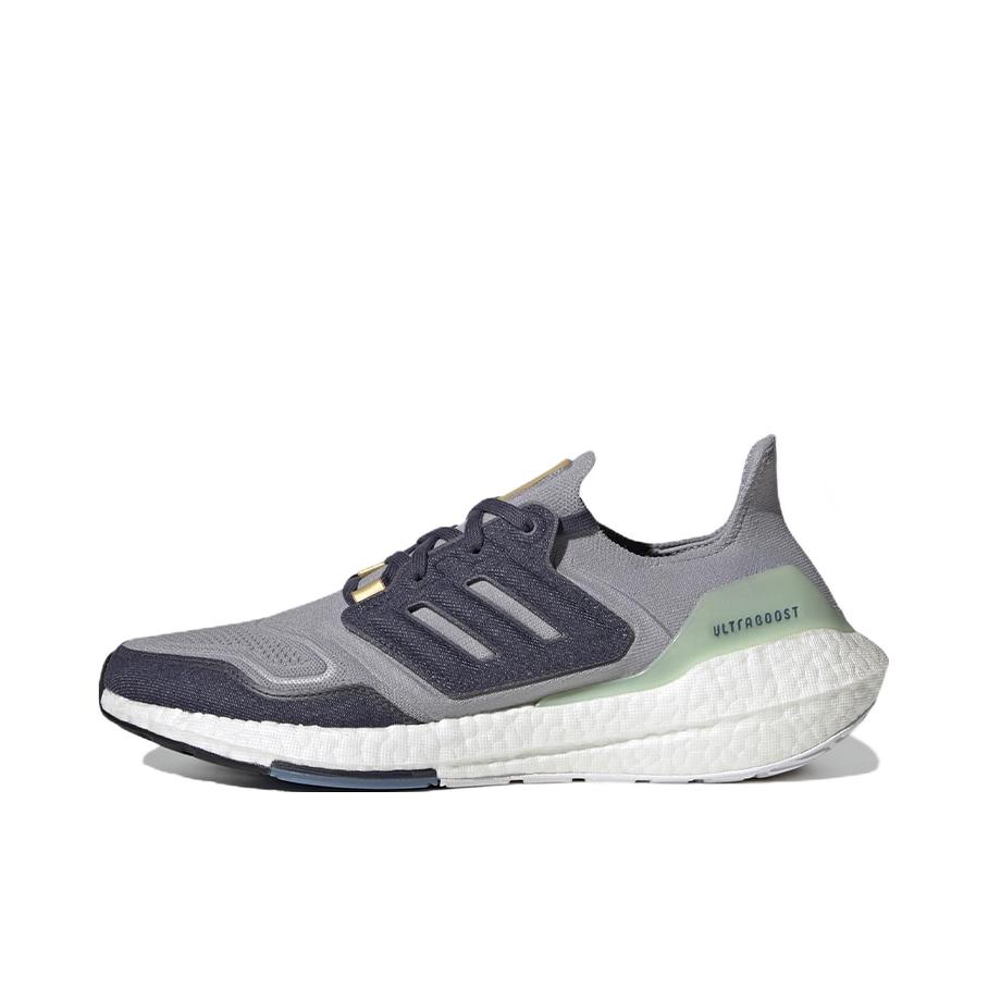推荐商品：adidas Ultra Boost 22 经典UB 跑鞋 爆米花防滑耐磨缓震回弹织物休闲随心畅跑抗扭转 灰色/蓝色/白色